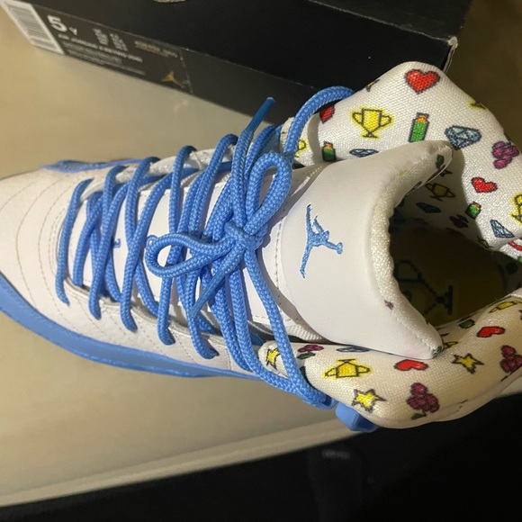 NIKE Jordan 12 Retro Emoji University Blue - Picture 2 of 3